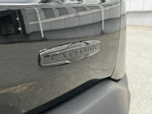 Черный Джип Другая, объемом двигателя 2.4 л и пробегом 121 тыс. км за 13000 $, фото 12 на Automoto.ua