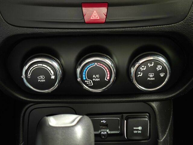 Черный Джип Другая, объемом двигателя 2.4 л и пробегом 313 тыс. км за 12500 $, фото 18 на Automoto.ua