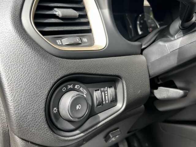 Черный Джип Другая, объемом двигателя 2.4 л и пробегом 121 тыс. км за 13000 $, фото 23 на Automoto.ua