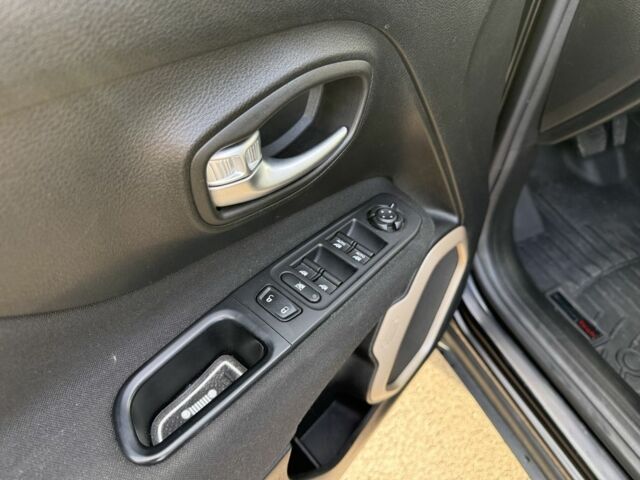 Черный Джип Другая, объемом двигателя 2.4 л и пробегом 190 тыс. км за 11800 $, фото 11 на Automoto.ua