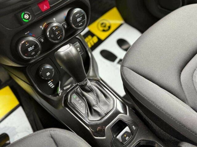 Черный Джип Другая, объемом двигателя 2.4 л и пробегом 189 тыс. км за 12500 $, фото 16 на Automoto.ua