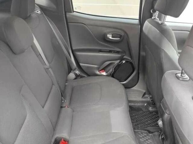 Черный Джип Другая, объемом двигателя 2.4 л и пробегом 77 тыс. км за 8900 $, фото 6 на Automoto.ua