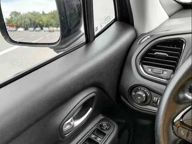 Черный Джип Другая, объемом двигателя 2.4 л и пробегом 77 тыс. км за 8900 $, фото 9 на Automoto.ua