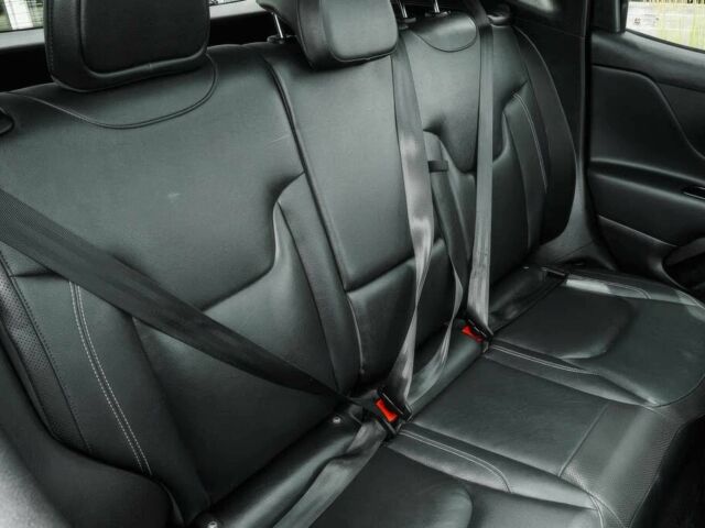 Черный Джип Другая, объемом двигателя 2.4 л и пробегом 44 тыс. км за 1100 $, фото 9 на Automoto.ua