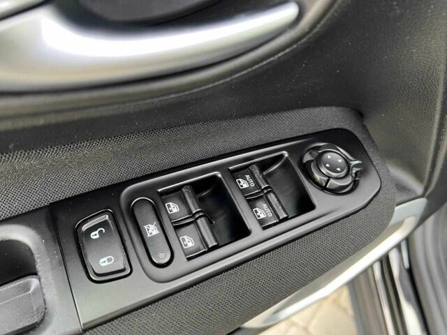 Чорний Джип Інша, об'ємом двигуна 2.4 л та пробігом 152 тис. км за 10940 $, фото 10 на Automoto.ua