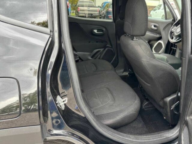 Черный Джип Другая, объемом двигателя 2.4 л и пробегом 40 тыс. км за 10400 $, фото 7 на Automoto.ua