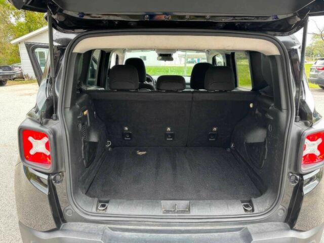 Черный Джип Другая, объемом двигателя 2.4 л и пробегом 40 тыс. км за 10400 $, фото 9 на Automoto.ua