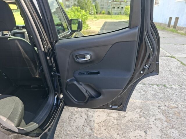 Черный Джип Другая, объемом двигателя 2.4 л и пробегом 38 тыс. км за 14500 $, фото 10 на Automoto.ua