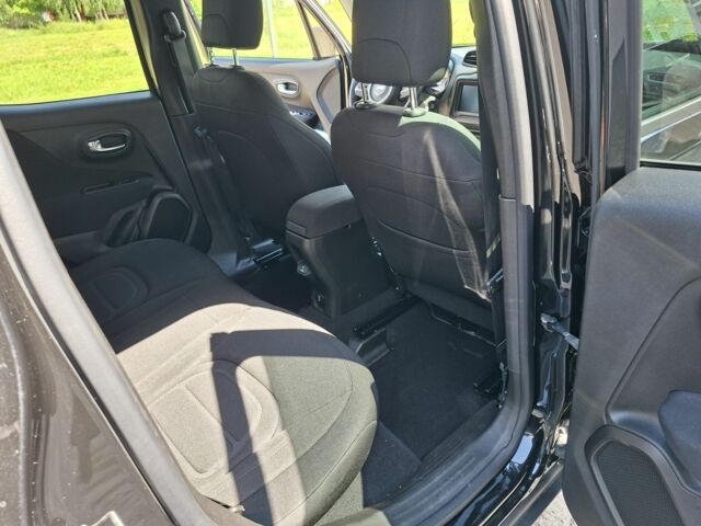 Черный Джип Другая, объемом двигателя 2.4 л и пробегом 38 тыс. км за 14500 $, фото 9 на Automoto.ua