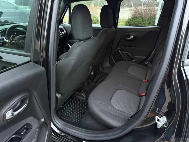 Чорний Джип Інша, об'ємом двигуна 2.4 л та пробігом 43 тис. км за 16850 $, фото 22 на Automoto.ua