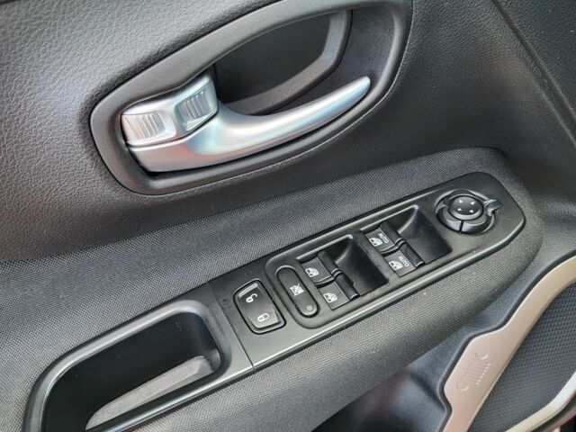 Красный Джип Другая, объемом двигателя 2.4 л и пробегом 167 тыс. км за 291 $, фото 6 на Automoto.ua