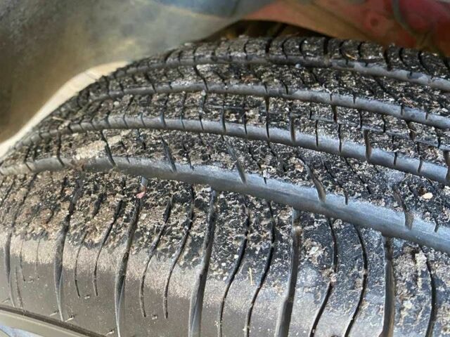 Красный Джип Другая, объемом двигателя 2.4 л и пробегом 180 тыс. км за 10800 $, фото 8 на Automoto.ua