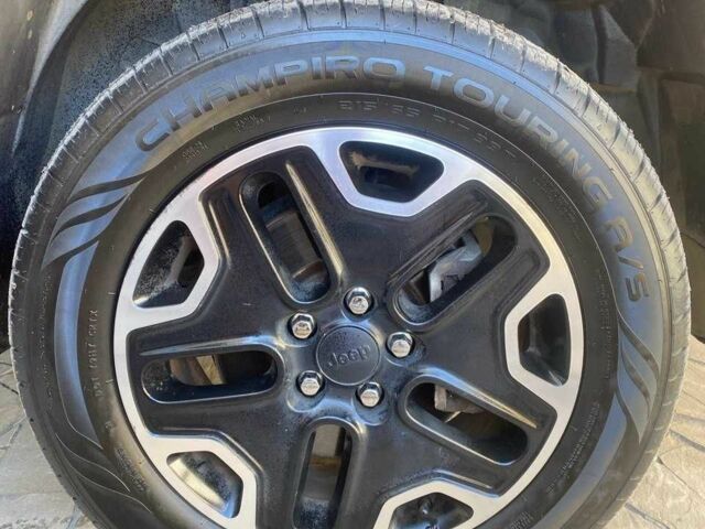 Красный Джип Другая, объемом двигателя 2.4 л и пробегом 180 тыс. км за 10800 $, фото 5 на Automoto.ua