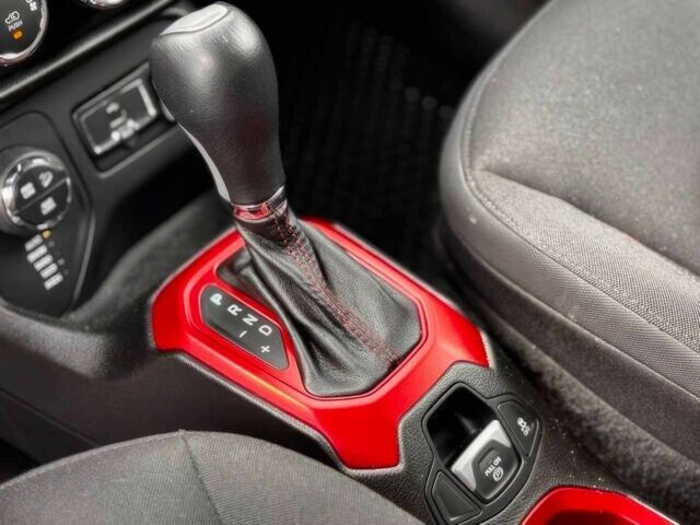 Красный Джип Другая, объемом двигателя 2.4 л и пробегом 60 тыс. км за 5200 $, фото 7 на Automoto.ua