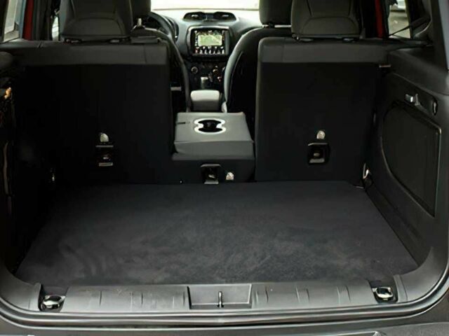 Джип Другая 2021 в Днепре (Днепропетровске) на Automoto.ua Красный Джип Другая, объемом двигателя 1.3 л и пробегом 26 тыс. км за 10100 $, фото 10 на Automoto.ua