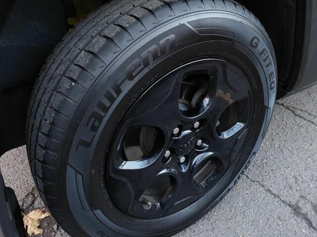 Желтый Джип Другая, объемом двигателя 2.4 л и пробегом 78 тыс. км за 11700 $, фото 10 на Automoto.ua