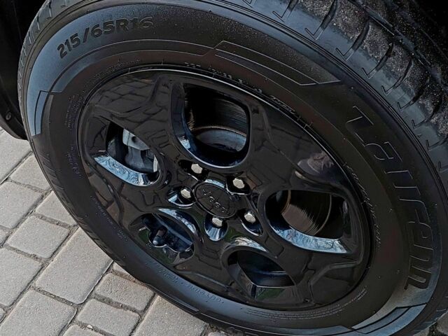 Желтый Джип Другая, объемом двигателя 2.4 л и пробегом 78 тыс. км за 11700 $, фото 8 на Automoto.ua