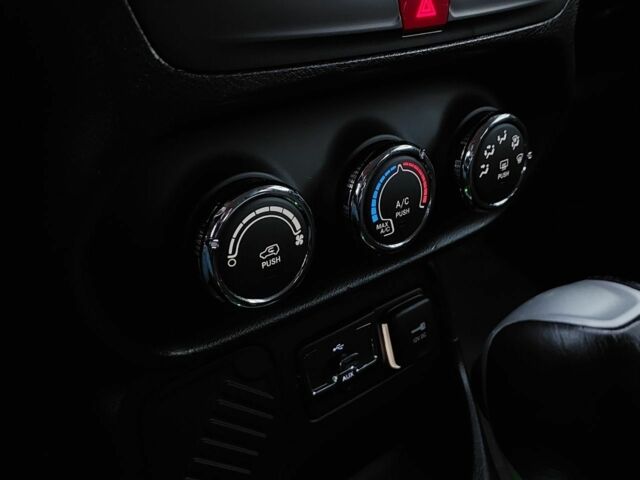 Желтый Джип Другая, объемом двигателя 2.4 л и пробегом 78 тыс. км за 11700 $, фото 23 на Automoto.ua