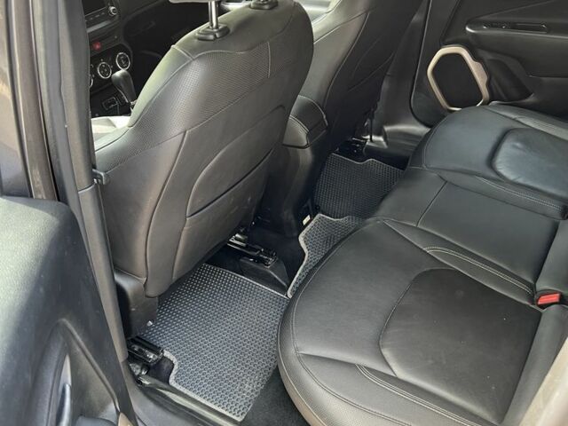 Серый Джип Другая, объемом двигателя 2.4 л и пробегом 92 тыс. км за 15200 $, фото 8 на Automoto.ua