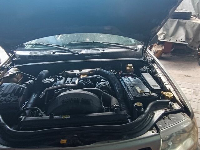 Серый Джип Другая, объемом двигателя 3.1 л и пробегом 300 тыс. км за 5500 $, фото 6 на Automoto.ua