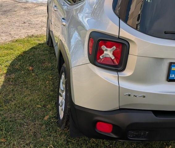 Сірий Джип Інша, об'ємом двигуна 2.4 л та пробігом 190 тис. км за 13400 $, фото 7 на Automoto.ua