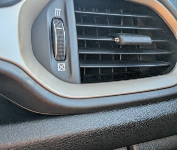 Сірий Джип Інша, об'ємом двигуна 2.4 л та пробігом 190 тис. км за 13400 $, фото 19 на Automoto.ua