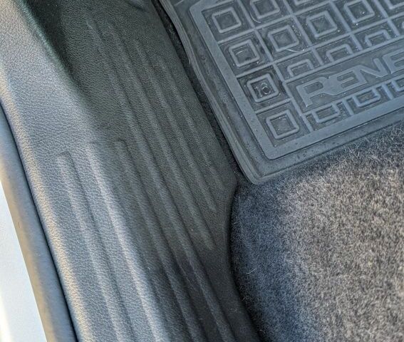 Сірий Джип Інша, об'ємом двигуна 2.4 л та пробігом 190 тис. км за 13400 $, фото 23 на Automoto.ua