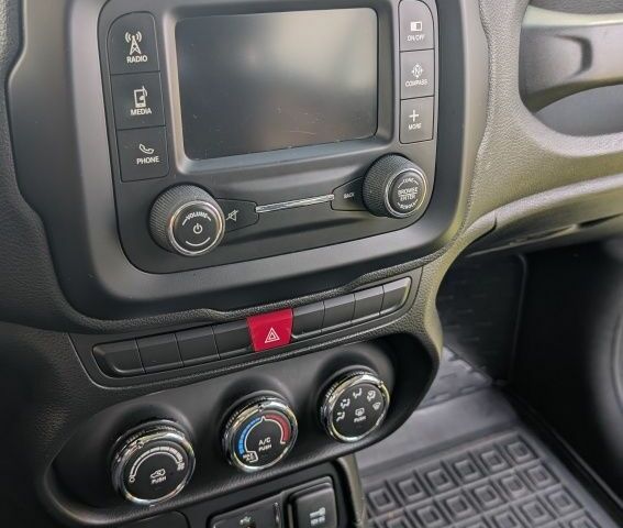 Сірий Джип Інша, об'ємом двигуна 2.4 л та пробігом 190 тис. км за 13400 $, фото 17 на Automoto.ua