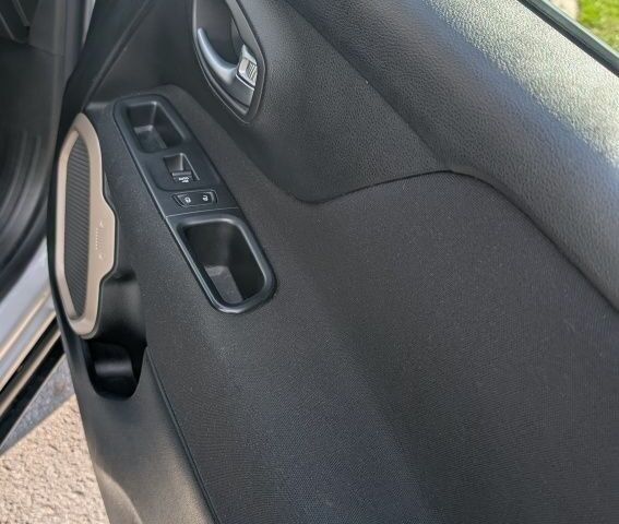 Сірий Джип Інша, об'ємом двигуна 2.4 л та пробігом 190 тис. км за 13400 $, фото 11 на Automoto.ua