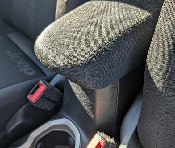 Серый Джип Другая, объемом двигателя 2.4 л и пробегом 190 тыс. км за 13400 $, фото 21 на Automoto.ua