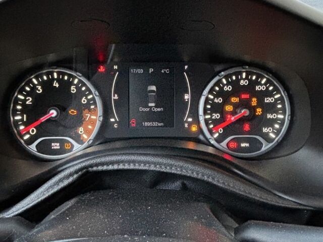 Серый Джип Другая, объемом двигателя 2.4 л и пробегом 197 тыс. км за 11400 $, фото 6 на Automoto.ua