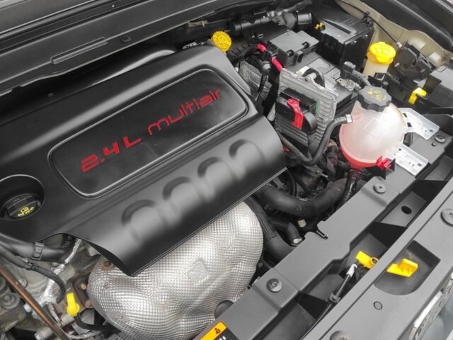 Серый Джип Другая, объемом двигателя 2.4 л и пробегом 67 тыс. км за 12400 $, фото 11 на Automoto.ua