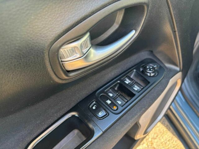 Серый Джип Другая, объемом двигателя 2.4 л и пробегом 223 тыс. км за 12850 $, фото 16 на Automoto.ua