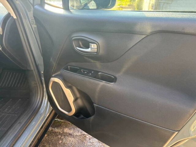 Серый Джип Другая, объемом двигателя 2.4 л и пробегом 223 тыс. км за 12850 $, фото 15 на Automoto.ua