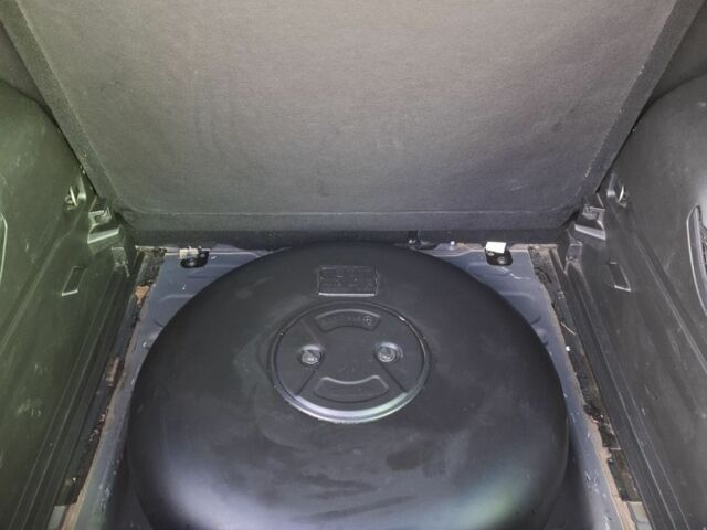 Серый Джип Другая, объемом двигателя 2.4 л и пробегом 83 тыс. км за 17000 $, фото 1 на Automoto.ua