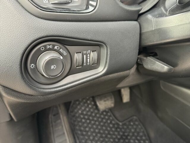 Серый Джип Другая, объемом двигателя 2.4 л и пробегом 156 тыс. км за 13200 $, фото 16 на Automoto.ua