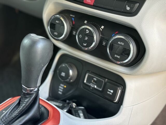 Серый Джип Другая, объемом двигателя 2.4 л и пробегом 203 тыс. км за 12999 $, фото 23 на Automoto.ua