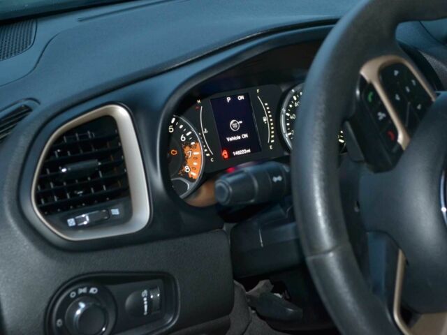 Серый Джип Другая, объемом двигателя 2.4 л и пробегом 223 тыс. км за 12850 $, фото 10 на Automoto.ua