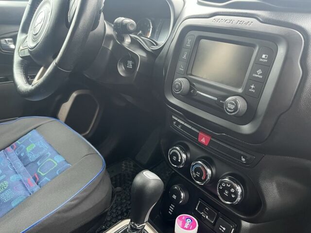 Серый Джип Другая, объемом двигателя 2.4 л и пробегом 99 тыс. км за 10800 $, фото 6 на Automoto.ua