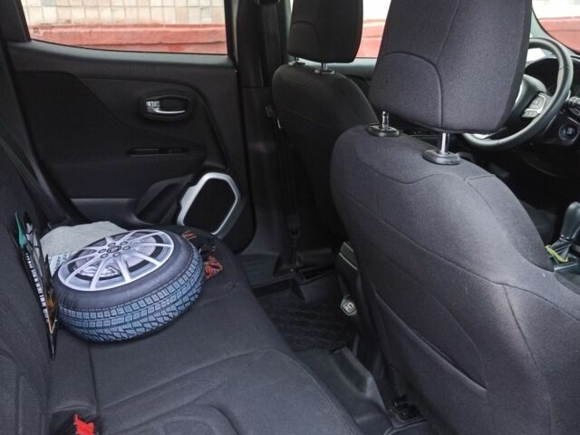 Серый Джип Другая, объемом двигателя 2.4 л и пробегом 139 тыс. км за 15200 $, фото 6 на Automoto.ua