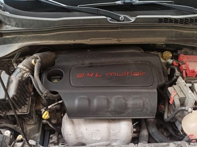 Серый Джип Другая, объемом двигателя 2.4 л и пробегом 139 тыс. км за 15200 $, фото 3 на Automoto.ua