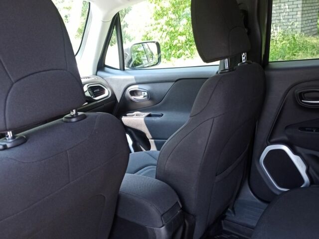 Серый Джип Другая, объемом двигателя 2.4 л и пробегом 139 тыс. км за 15200 $, фото 12 на Automoto.ua