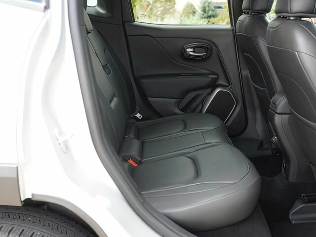 Серый Джип Другая, объемом двигателя 2.4 л и пробегом 47 тыс. км за 9500 $, фото 13 на Automoto.ua