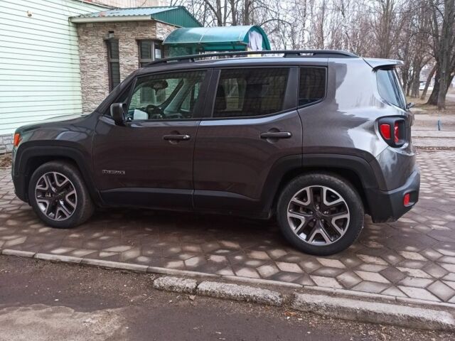 Серый Джип Другая, объемом двигателя 2.4 л и пробегом 139 тыс. км за 15200 $, фото 2 на Automoto.ua