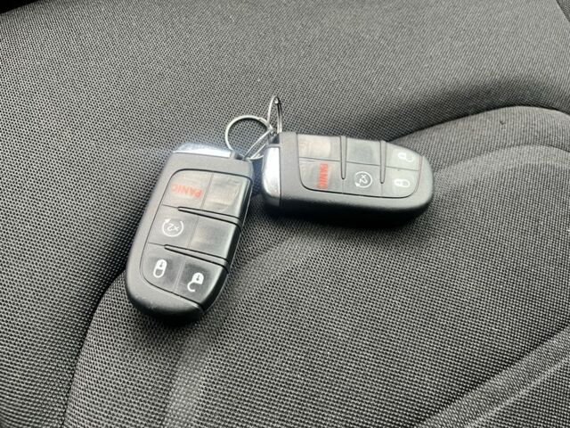 Сірий Джип Інша, об'ємом двигуна 2.4 л та пробігом 58 тис. км за 16500 $, фото 19 на Automoto.ua