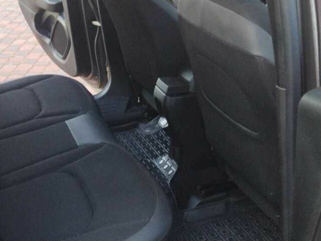 Серый Джип Другая, объемом двигателя 2.4 л и пробегом 80 тыс. км за 14000 $, фото 5 на Automoto.ua