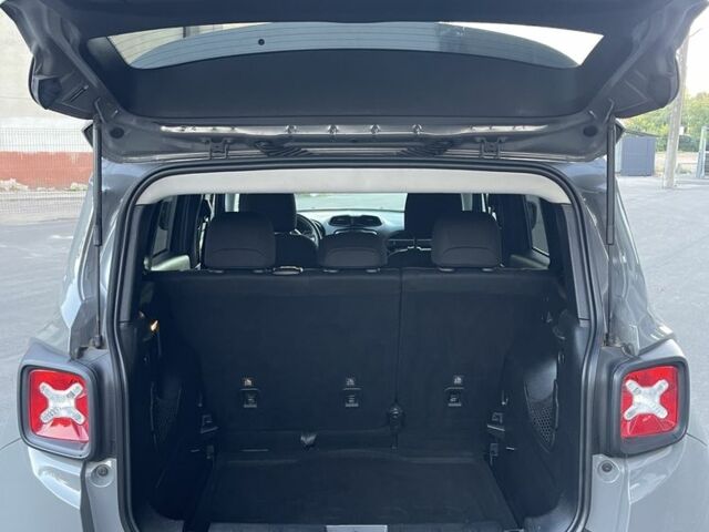 Сірий Джип Інша, об'ємом двигуна 2.4 л та пробігом 80 тис. км за 10900 $, фото 5 на Automoto.ua