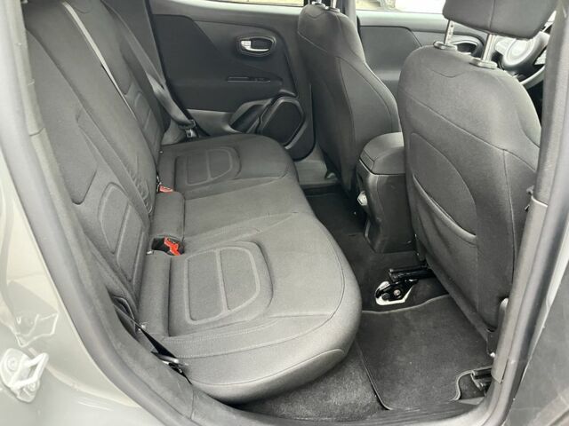 Сірий Джип Інша, об'ємом двигуна 2.4 л та пробігом 58 тис. км за 16500 $, фото 22 на Automoto.ua