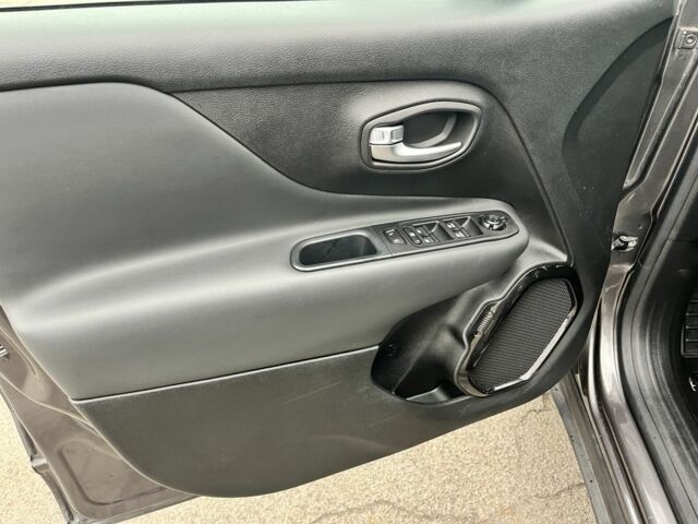 Сірий Джип Інша, об'ємом двигуна 2.4 л та пробігом 57 тис. км за 15500 $, фото 23 на Automoto.ua