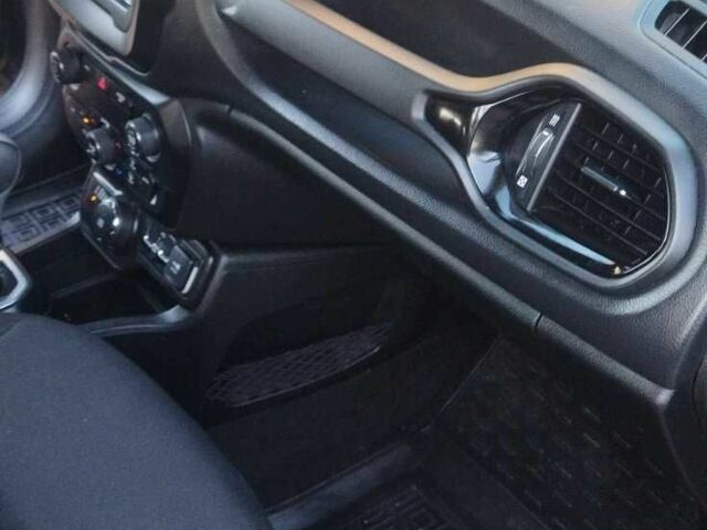 Серый Джип Другая, объемом двигателя 2.4 л и пробегом 80 тыс. км за 14000 $, фото 6 на Automoto.ua